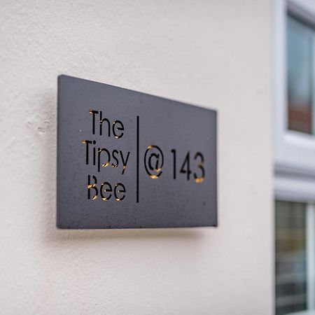 The Tipsy Bee At 143, Villa กีสบะระ ภายนอก รูปภาพ