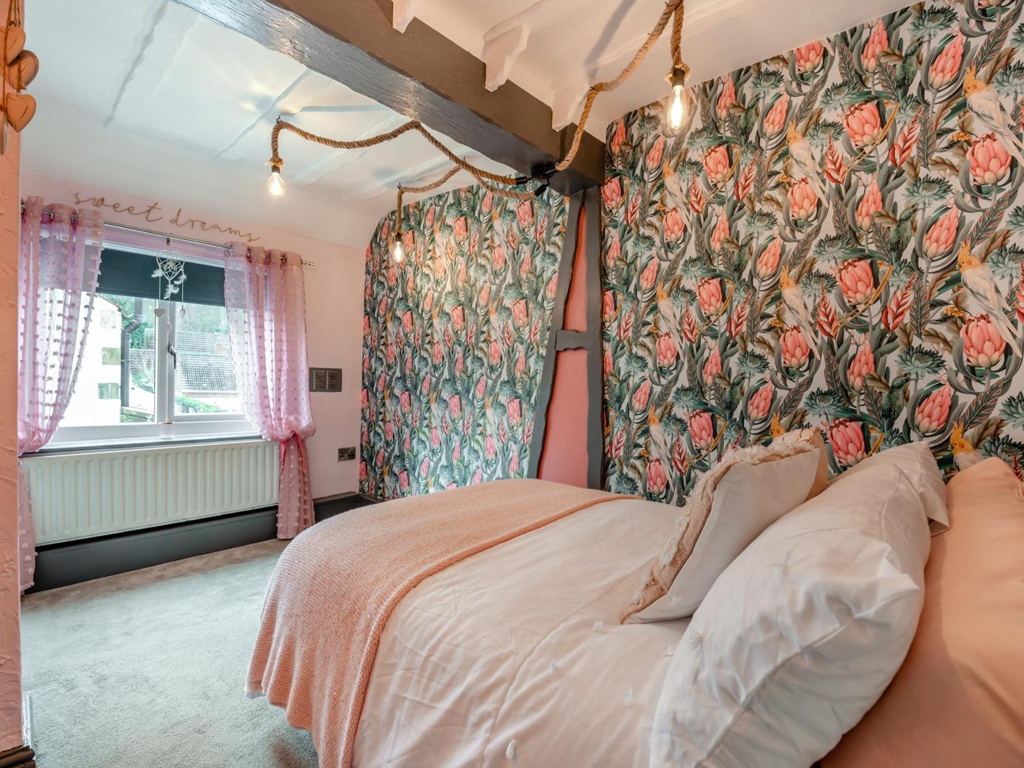 The Tipsy Bee At 143, Villa กีสบะระ ภายนอก รูปภาพ