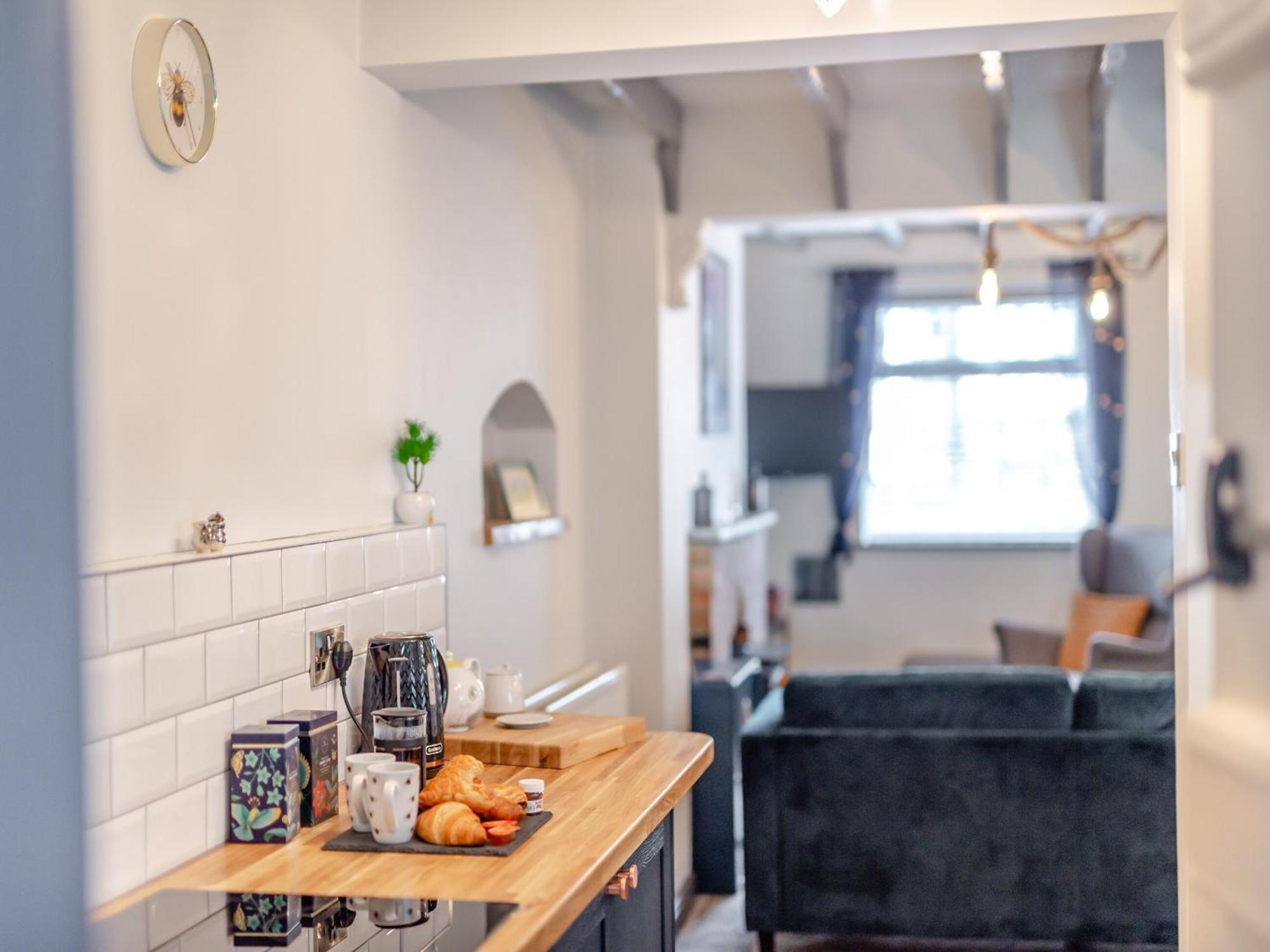 The Tipsy Bee At 143, Villa กีสบะระ ภายนอก รูปภาพ