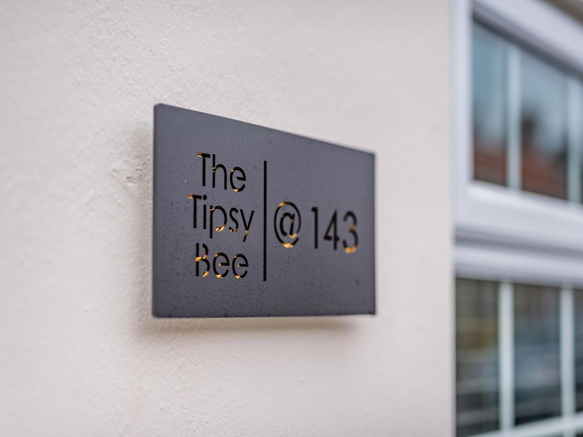 The Tipsy Bee At 143, Villa กีสบะระ ภายนอก รูปภาพ